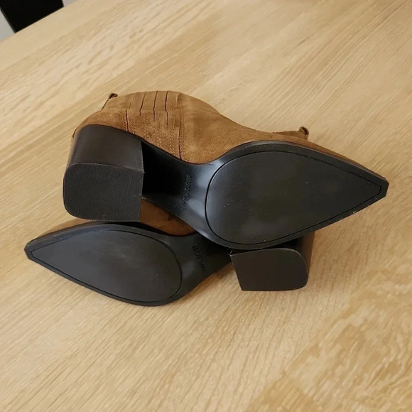 NWT || MARC FISHER || suede booties - Picture 5 of 6